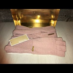 NWT MICHAEL KORS HEADBAND AND FINGERLESS GLOVES.
